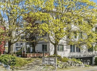 2152 N 112th St UNIT 105, Seattle, WA 98133