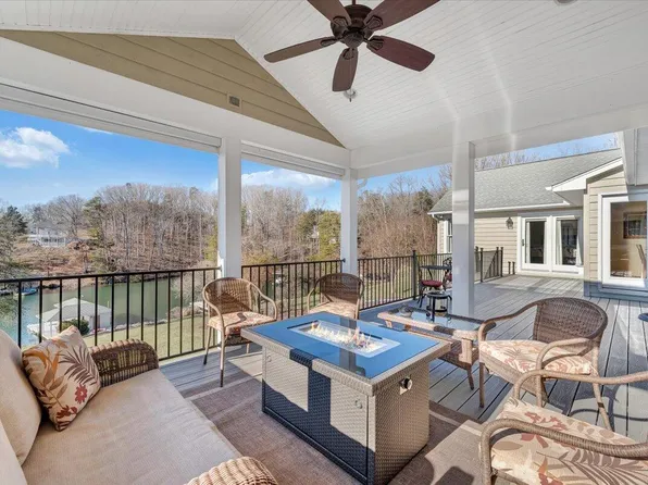 310 Key West St, Moneta, VA 24121