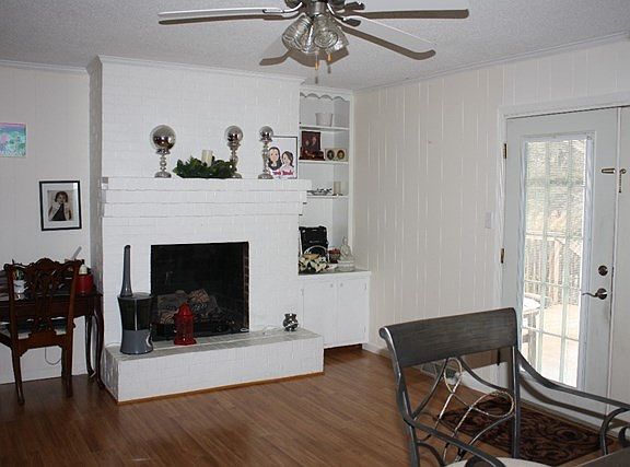 3rd image of 900 Dundee Ct