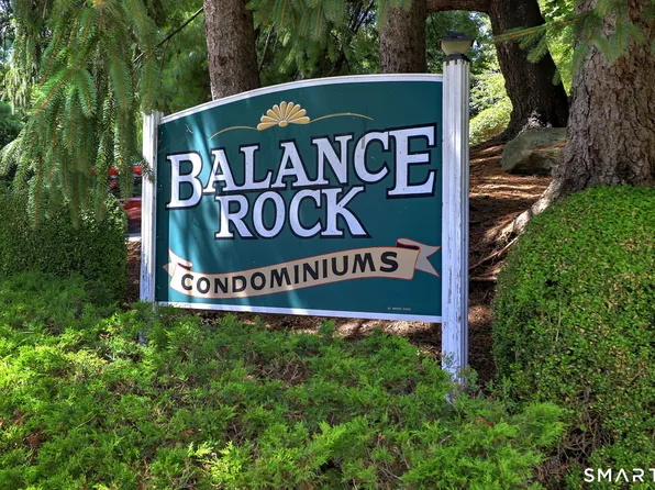 43 Balance Rock Rd APT 11, Seymour, CT 06483