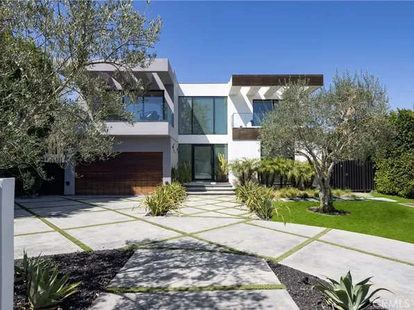 7107 Macapa Dr, Los Angeles, CA 90068
