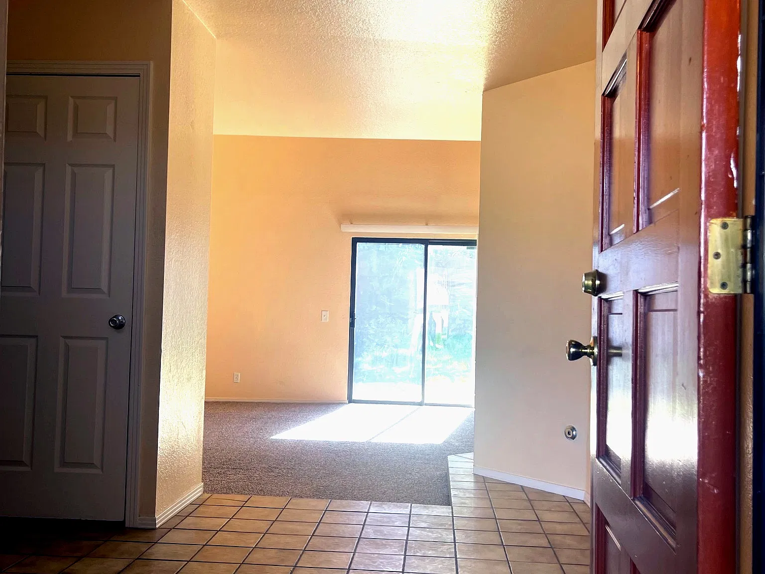 4 bed, 2158 sqft, $2,800 — Photo 2