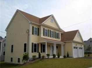 393 High St, Dedham, MA 02026