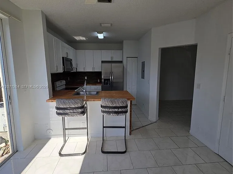 21250 NE 8th Pl #1 — Photo 9