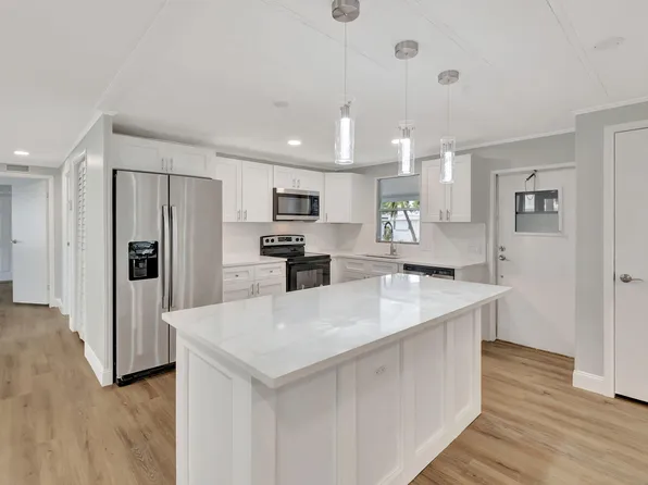 18005 Huapi Bay, Boynton Beach, FL 33436