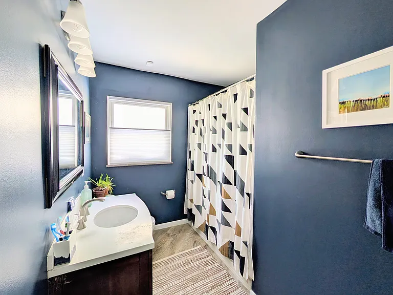 2543 E Livingston Ave — Photo 10