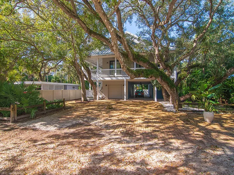 9415 Periwinkle Dr — Photo 28