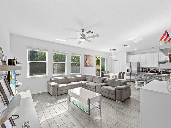 3rd image of 1817 Lake Cove Drive