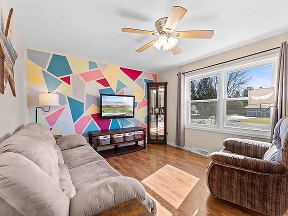 2nd image of 6657 Wendell Way