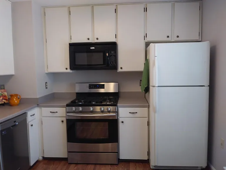 2711 Woodwalk Ct — Photo 18