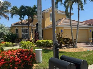 2512 Blackburn Cir, Cape Coral, FL 33991