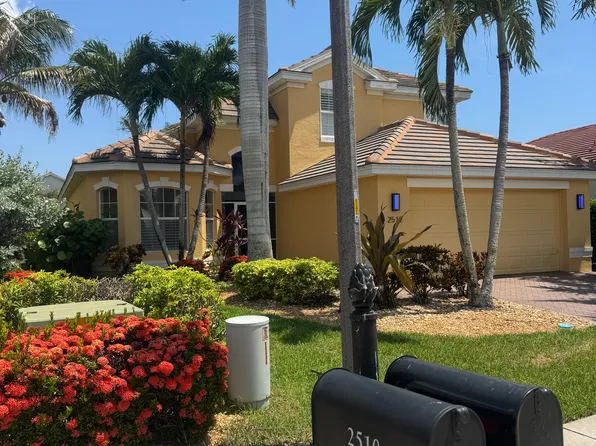 2512 Blackburn Cir, Cape Coral, FL 33991