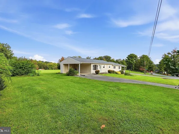 11008 Carriage Ln, Frederick, MD 21701