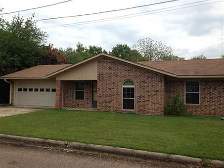 1st image of 4 Whispering Pines Dr
