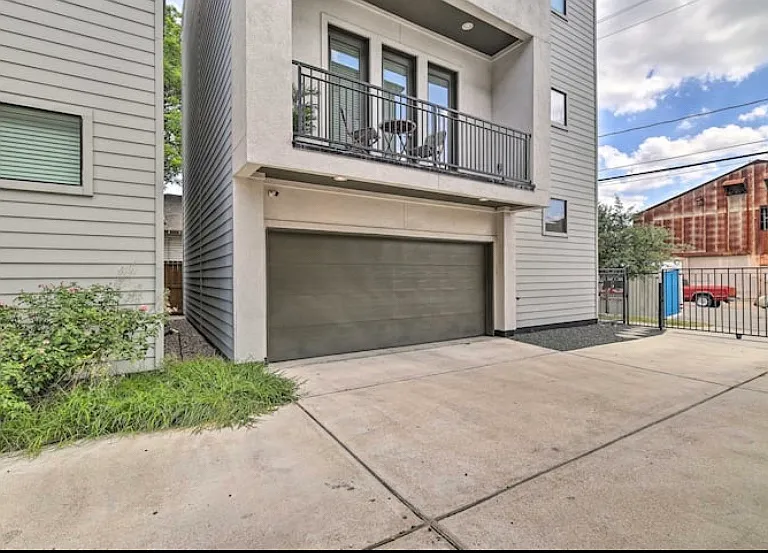 2403C Everett St #C — Photo 22