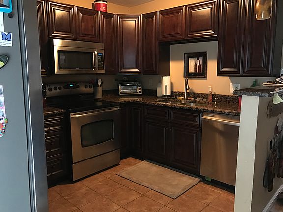 3rd image of 217 Village Ct