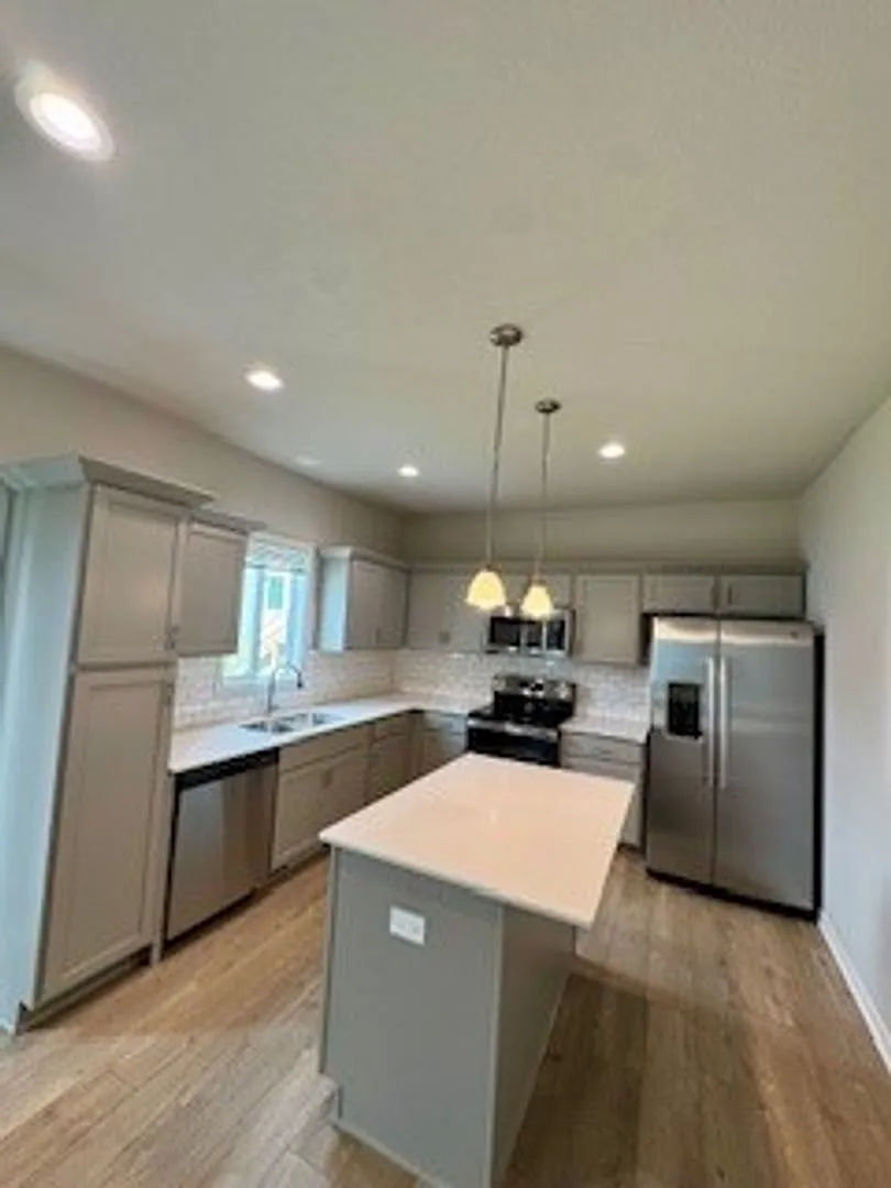 Charming 3 Bedroom Home in Urbandale — Photo 4