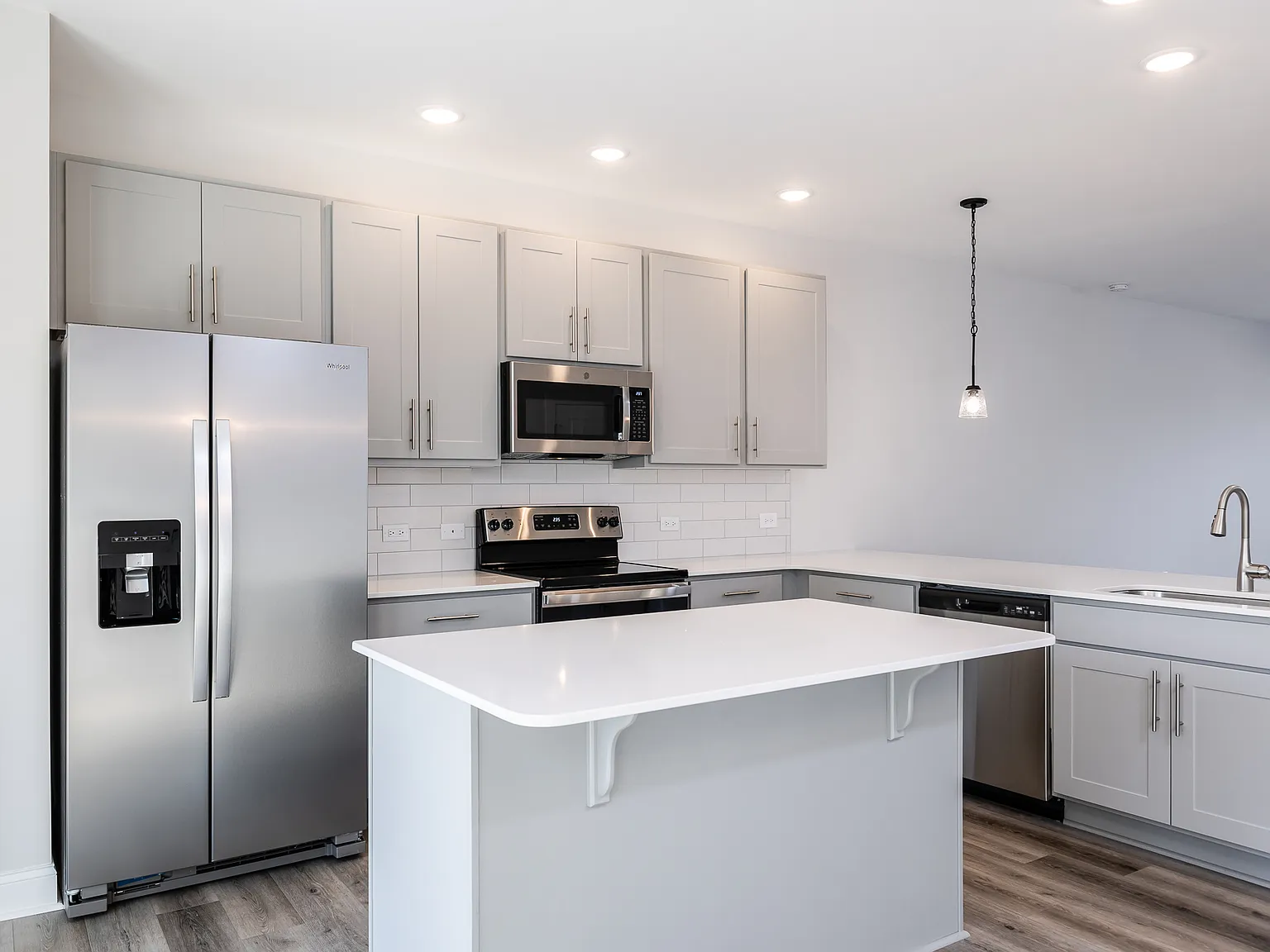 3 bed, 1850 sqft, $2,075 — Photo 4