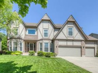 10700 W 128th Ter, Overland Park, KS 66213