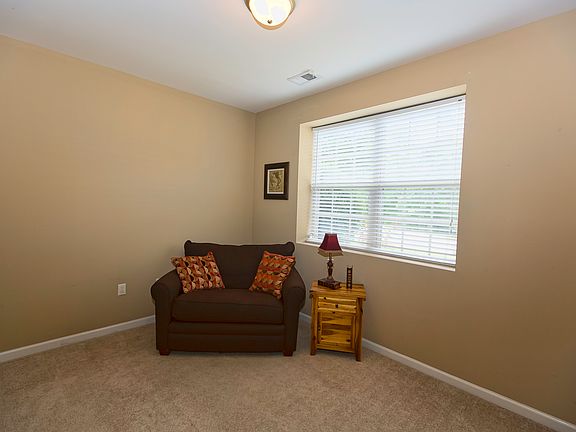 4th image of 211 Lime Creek Ln