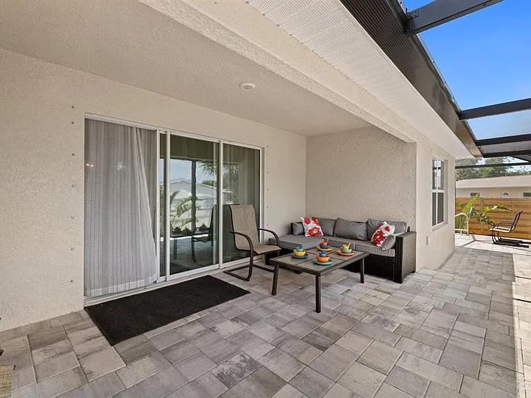 1190 Euclid Rd — Photo 13