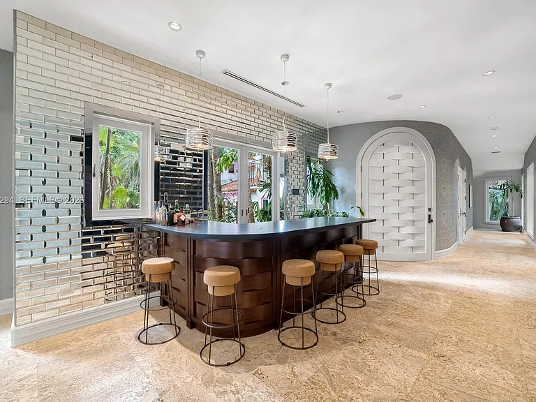 16 Palm Ave — Photo 10