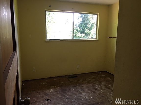 4th image of 10833 NE 134th St