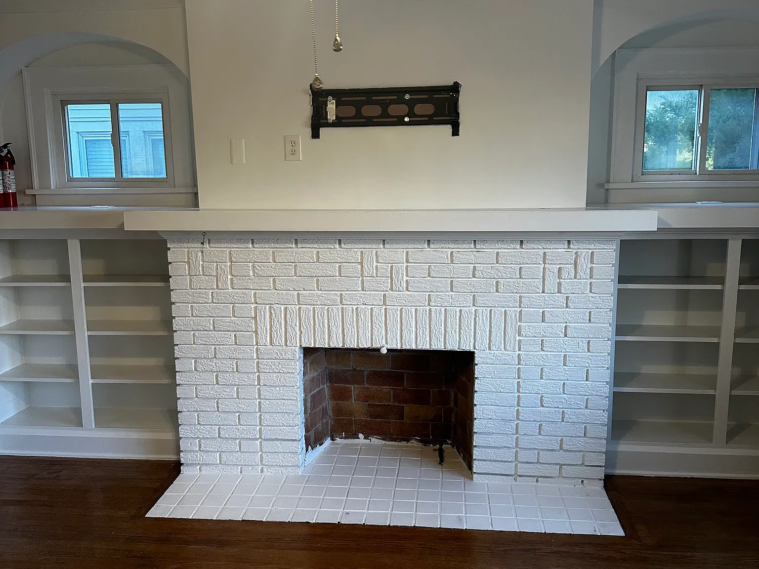 15629 Delaware Ave — Photo 2