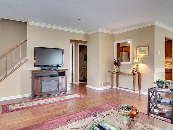 5th image of 3328 Brookpoint Ln