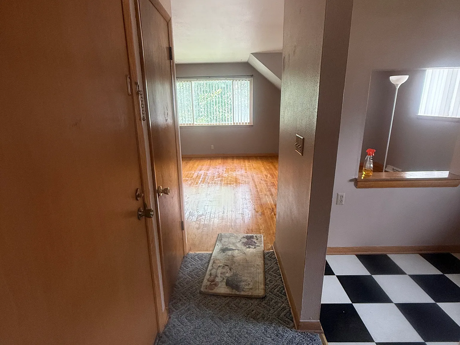 2 bed, 950 sqft, $1,250 — Photo 4