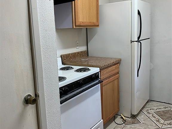 5th image of 8323 Wilcrest Dr APT 1016