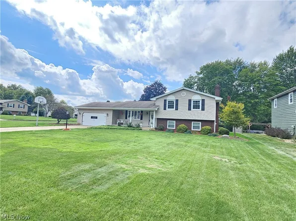 8394 Four Seasons Trl, Poland, OH 44514