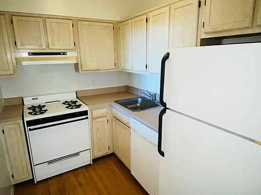 Rented by Fifth & Forever LLC | media 5