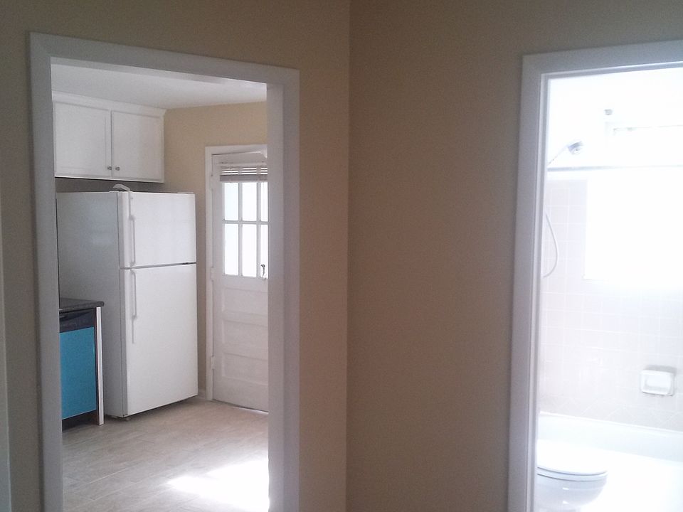 1st image of 2907B W Linden Ave