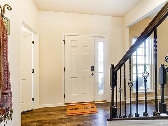 5th image of 429 Hyde Park Pl