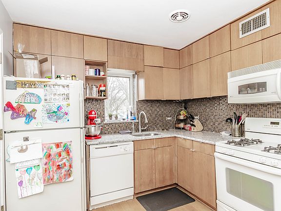 5th image of 640 Washington Blvd #A