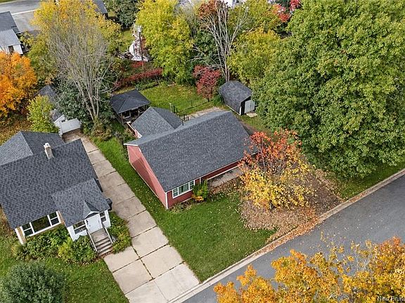 2nd image of 660 Philip St