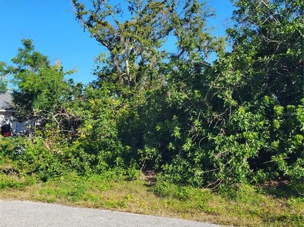 Azure Rd, Venice, FL 34293