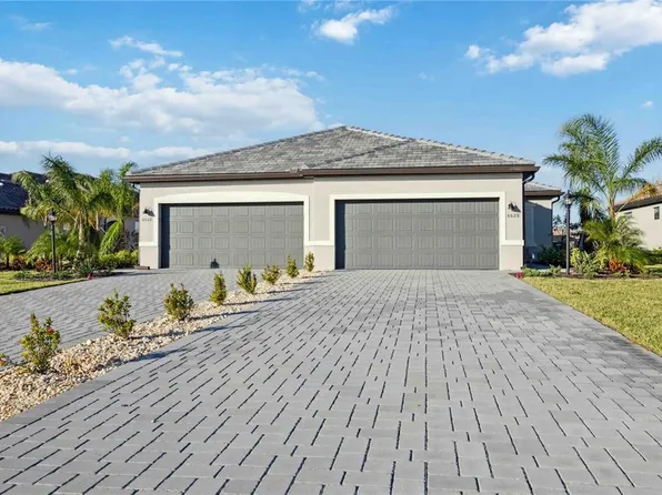 8141 Shore Lake Dr, Englewood, FL 34224