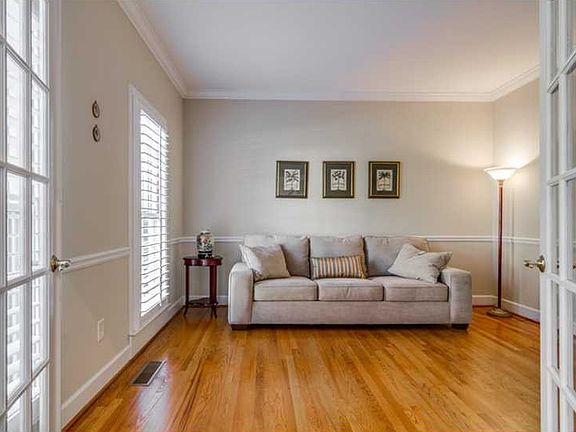 4th image of 2782 Saddlebrook Way NW