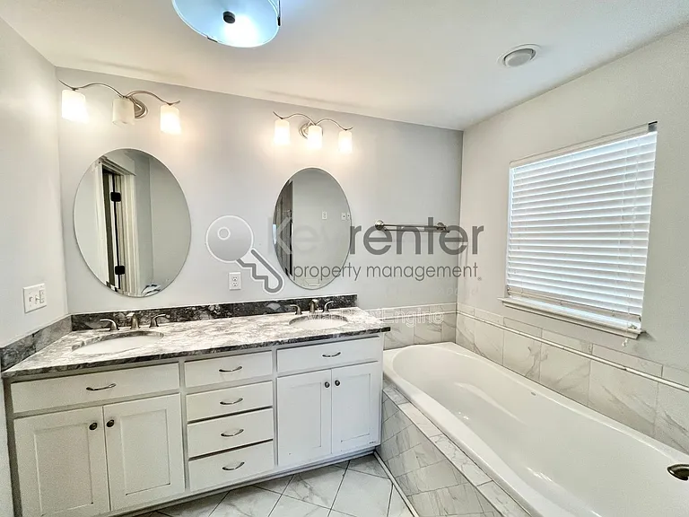 1216 Hanover St — Photo 15