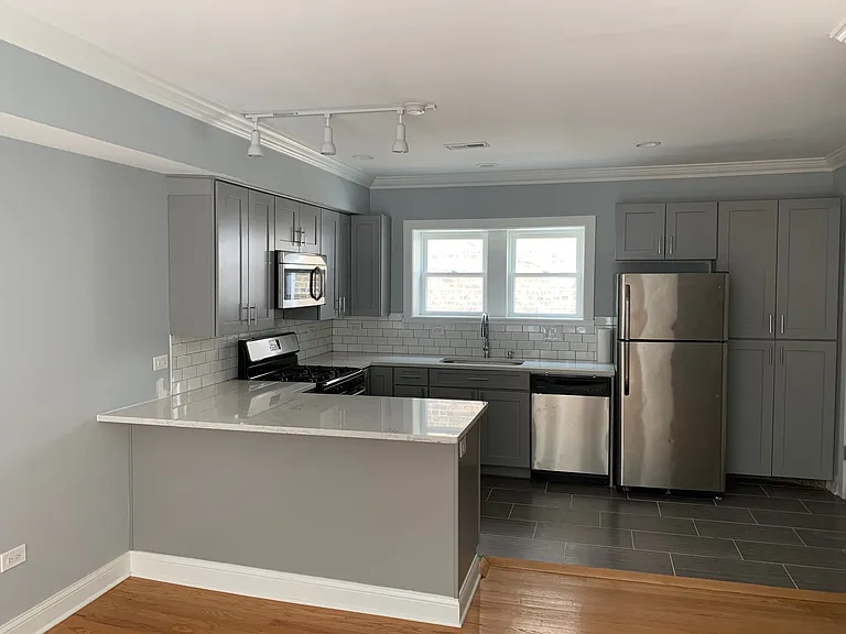 739 W Brummel St #3 — Photo 10