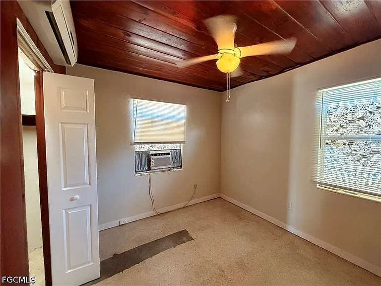 1935 Ricardo Ave — Photo 12