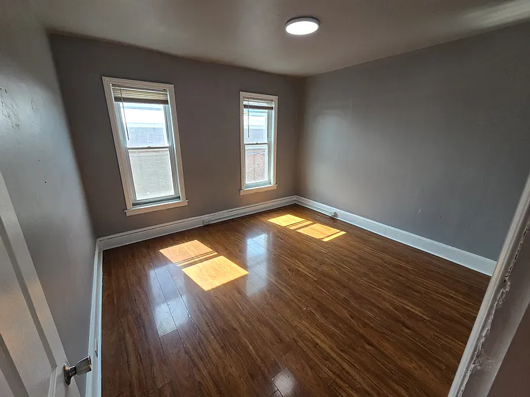 411 Cedar St — Photo 8