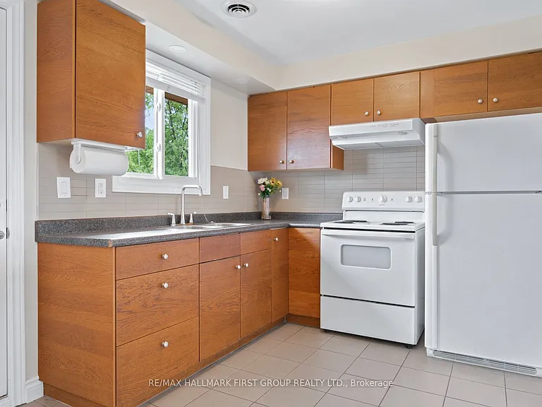 361 Dwight Ave #MAIN — Photo 6