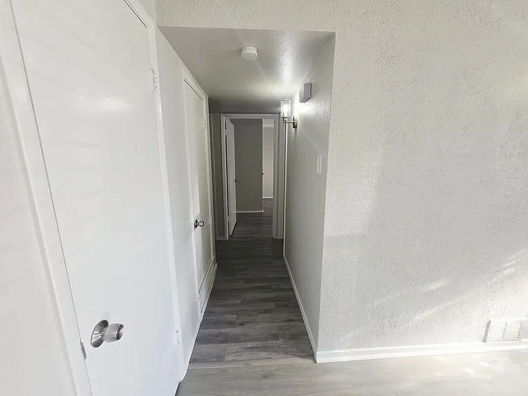 734 Spring Lake Dr — Photo 9