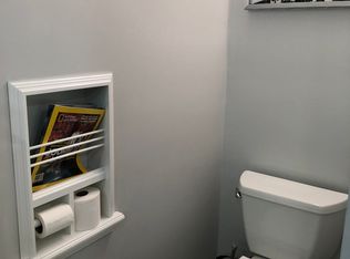 2 E Lull Pl, New Boston, NH 03070