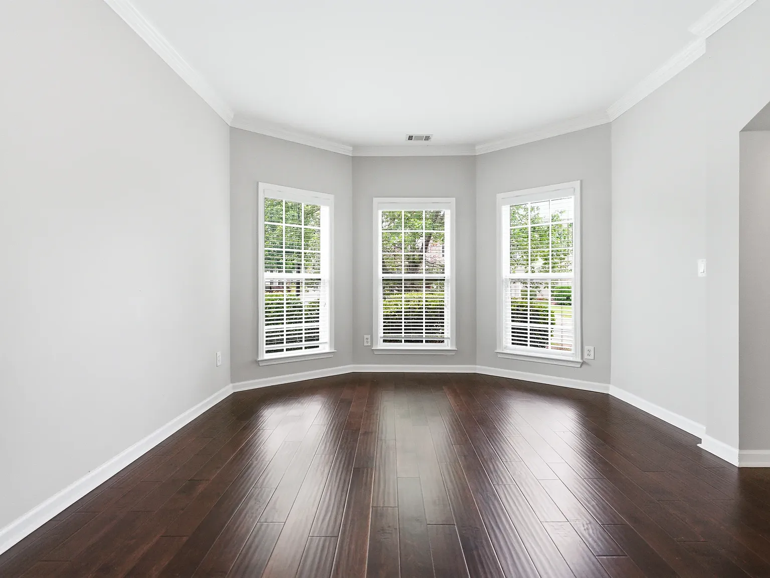 4 bed, 2.5 bath, 2622 sqft, $2,900 — Photo 4