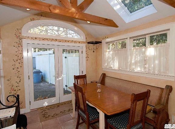 4th image of 14 Cedar Valley Ln