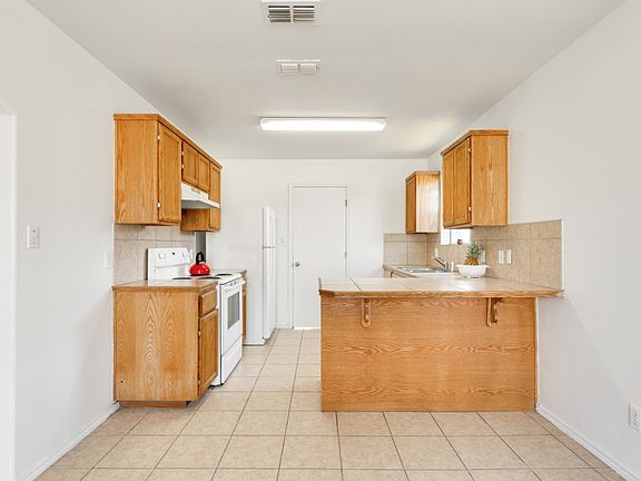 5th image of 1709 Butkus Dr